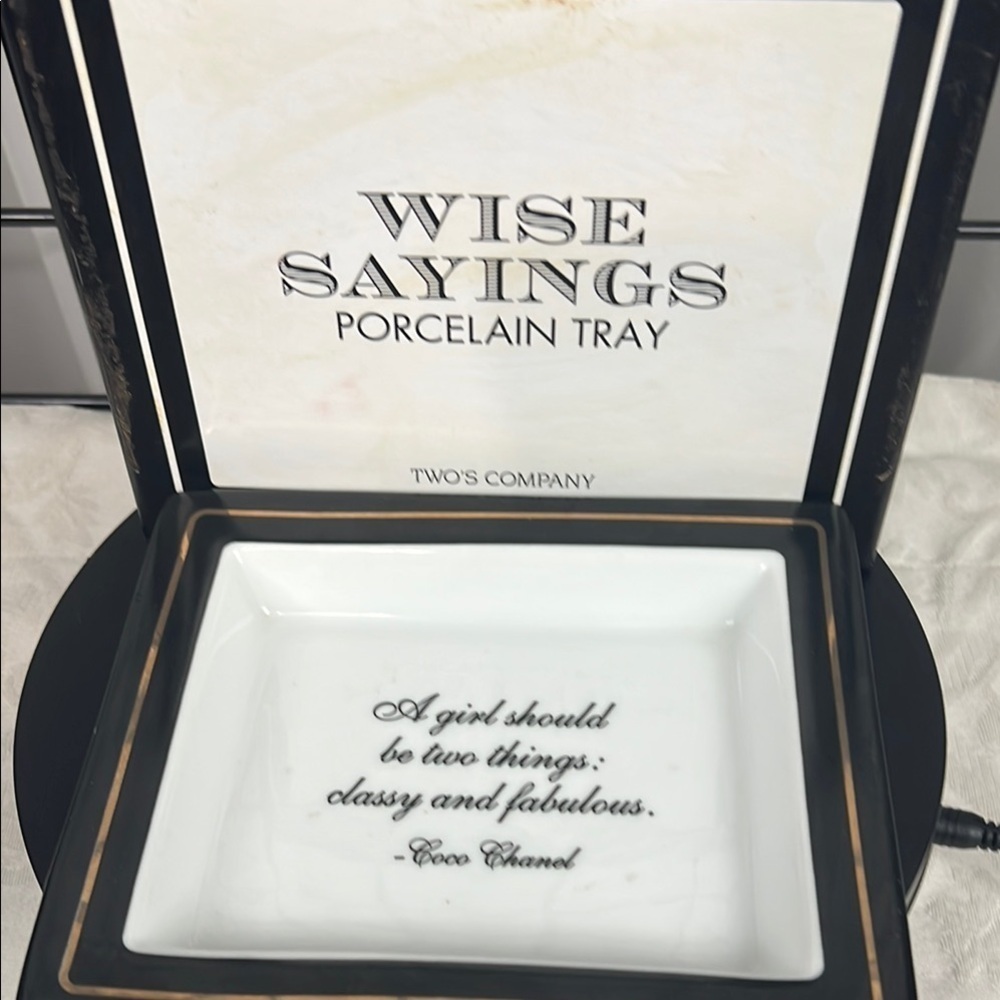 Gorgeous trinket dish with quote from CoCo Chanel Great gift idea 🎁🎁 - Picture 5 of 12